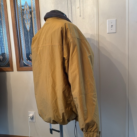 Cabelas men’s coat great condition!! Pre loved - Picture 9 of 9